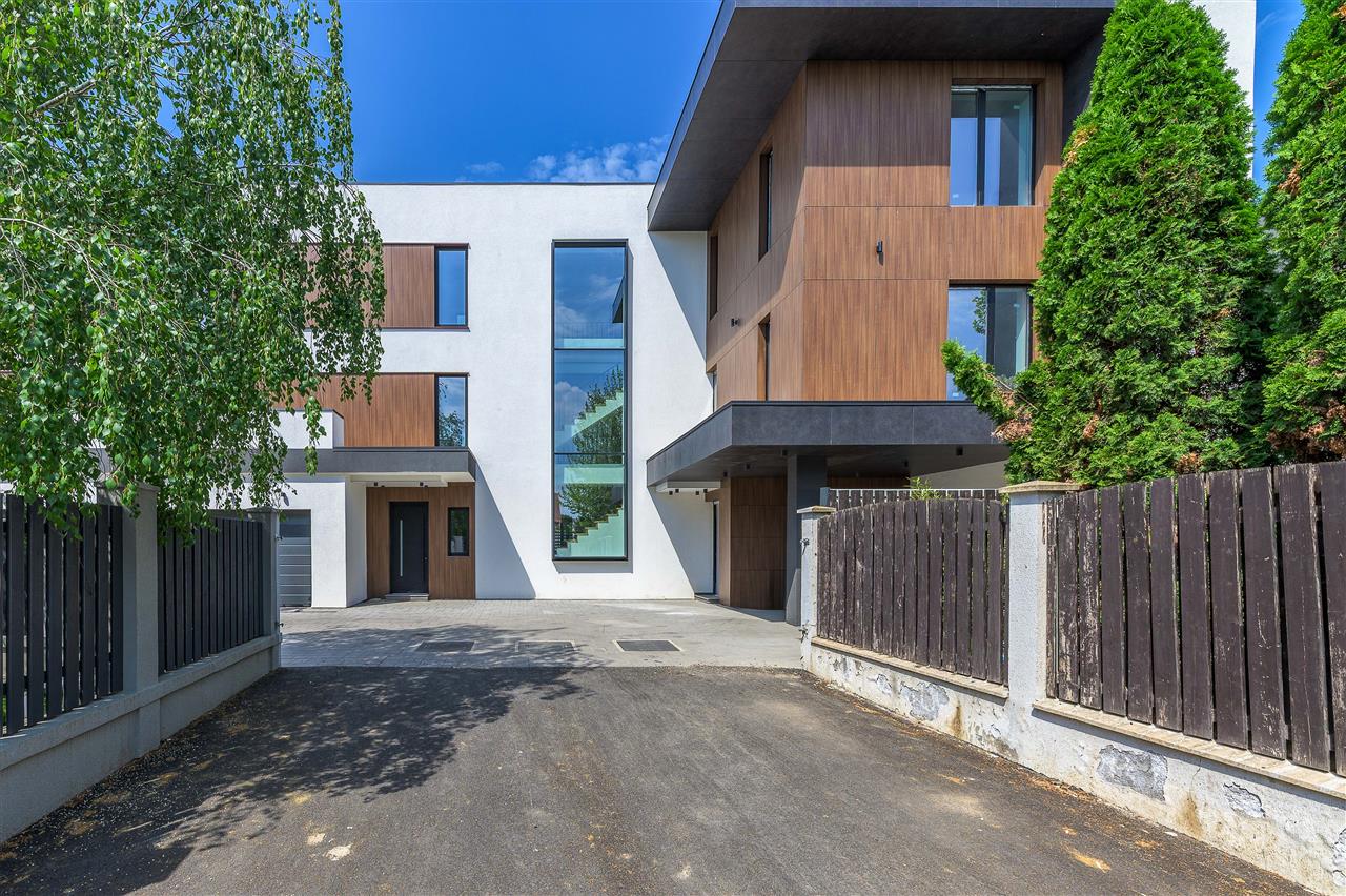 VISTA HOMES